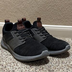 Skechers Men's Black and Dark Gray Sneakers